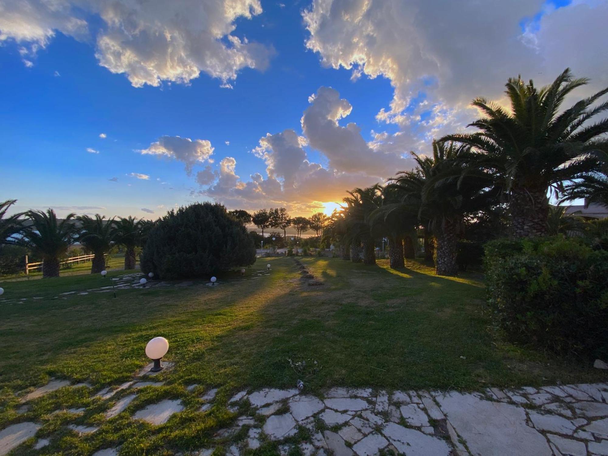 Hotel I Ginepri كوارتوتشو المظهر الخارجي الصورة
