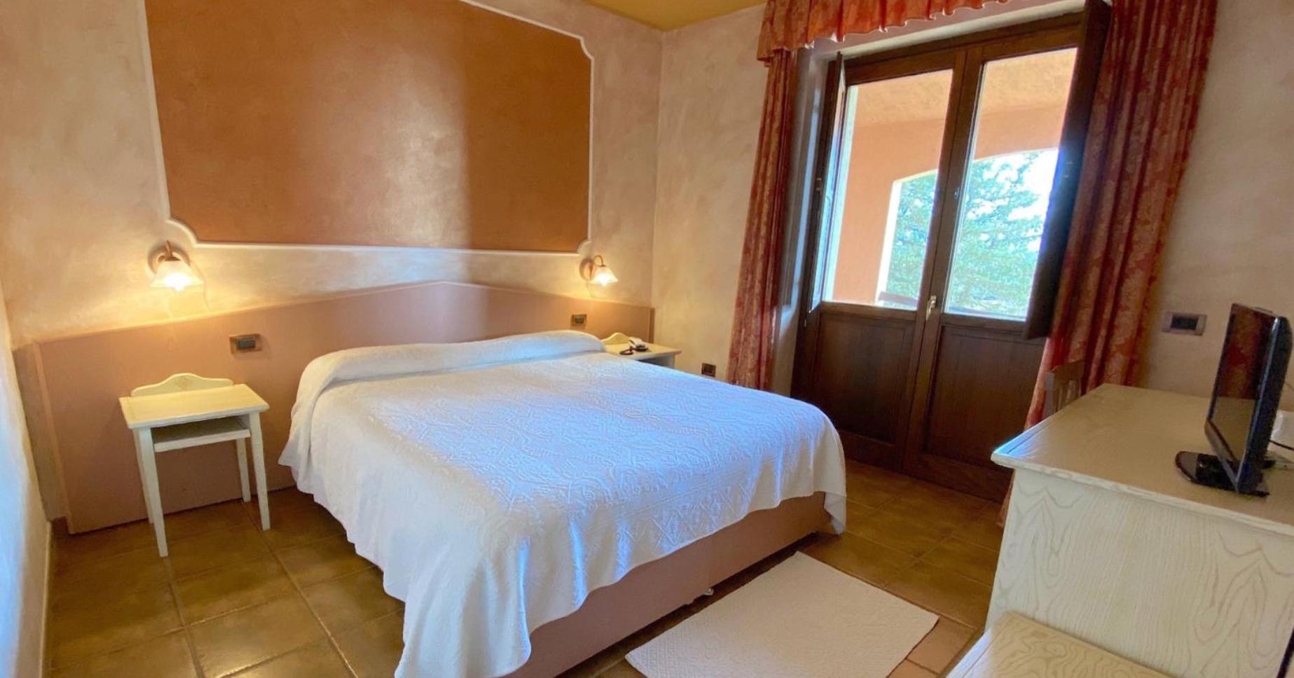 Hotel I Ginepri كوارتوتشو المظهر الخارجي الصورة